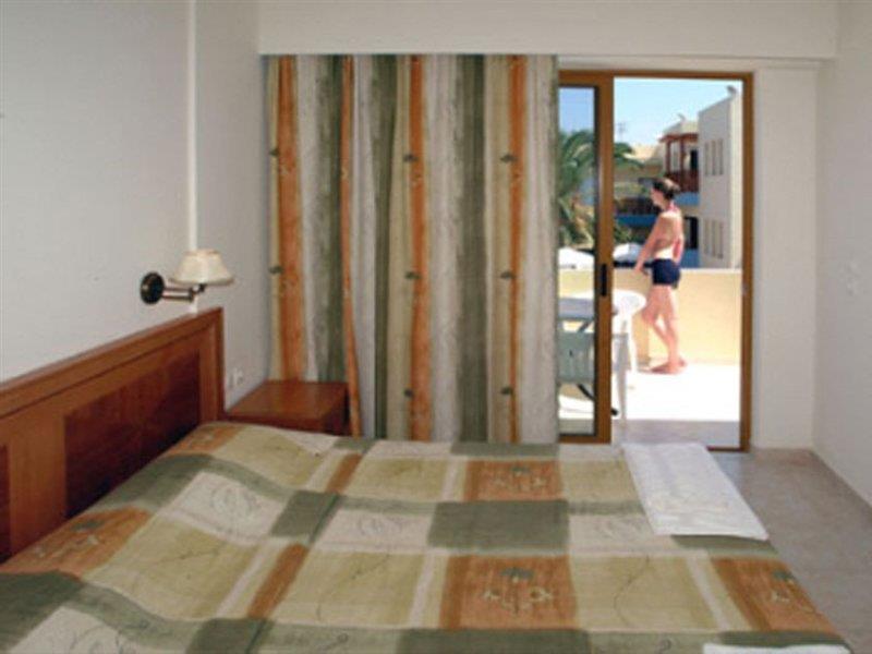 Penelope Apartments Platanias Extérieur photo